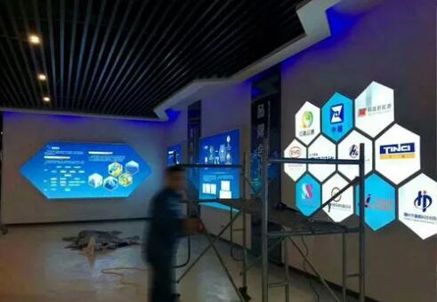 桂林軟膜燈箱招牌價(jià)格一平方多少錢(qián)？答案3秒前公布